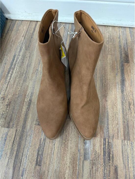 Shoes - Women’s boots size 10 NWT